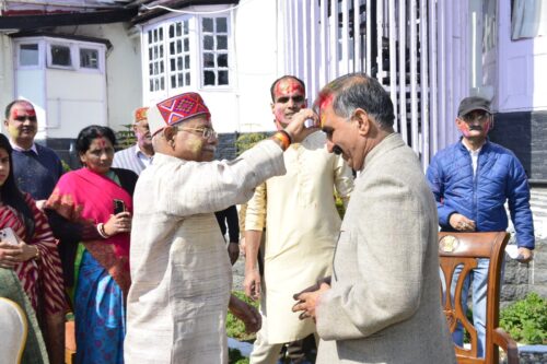 cm celebrate holi in rajbhavan