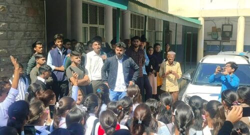 सड़कों पर उतरे जे.बी.टी.व डी.एल.एड प्रशिक्षु