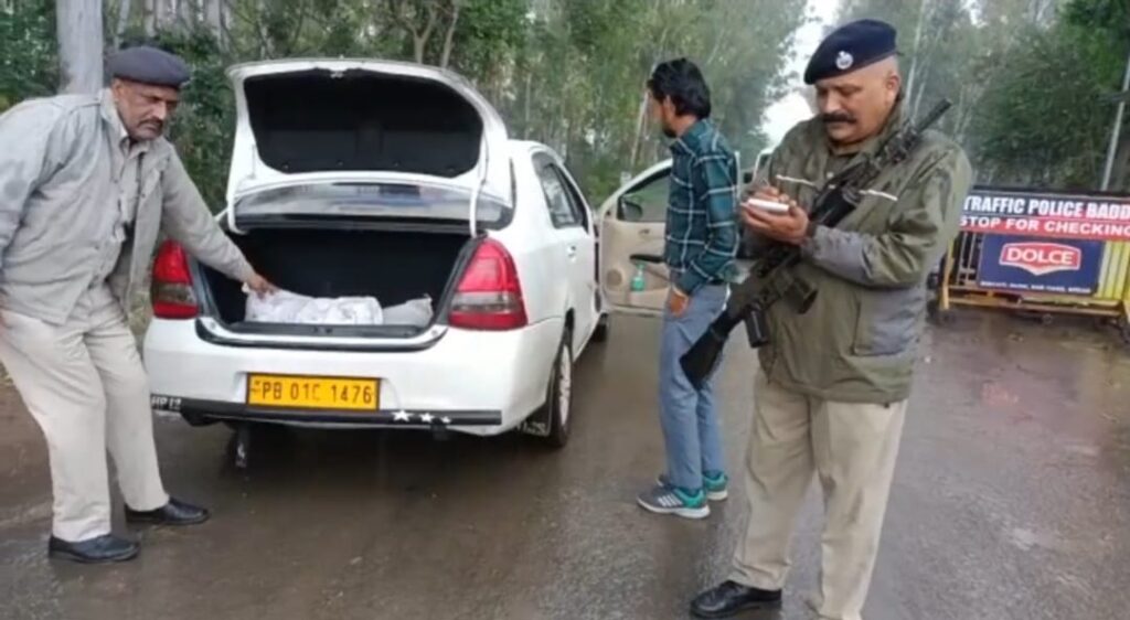 पंजाब की ओर से आने वाले वाहनों की हो रही जांच