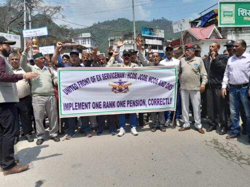पूर्व सैनिको ने निकाली रैली