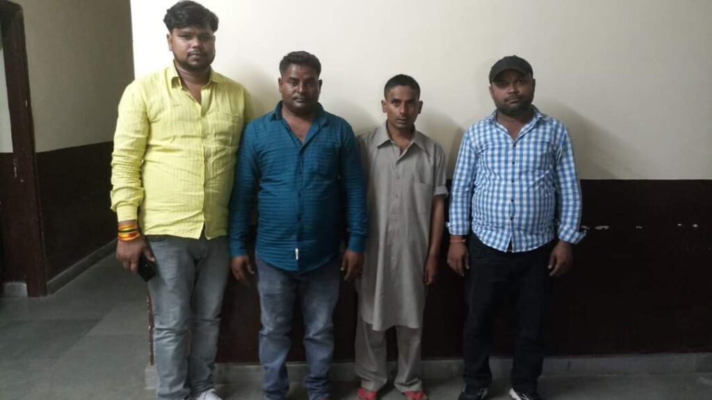 सिरमौर पुलिस ने 8वर्ष से लापता सन्तोष को मिलवाया अपने परिवार से