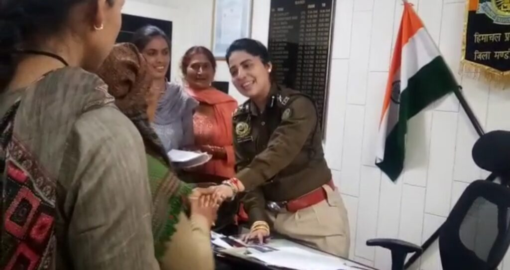 तनुजा केस मेंआत्महत्या नहीं हत्या का मामला दर्ज करने की उठाई मांग