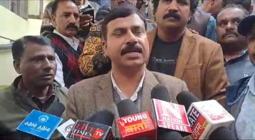 OPS को लेकर नगर निगम कर्मचारियो ने भी खोला मोर्चा