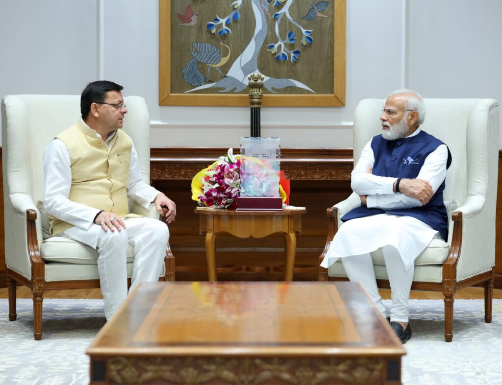 सीएम पुष्कर सिंह धामी ने प्रधानमंत्री को निवेशक सम्मेलन के लिए आमंत्रित किया