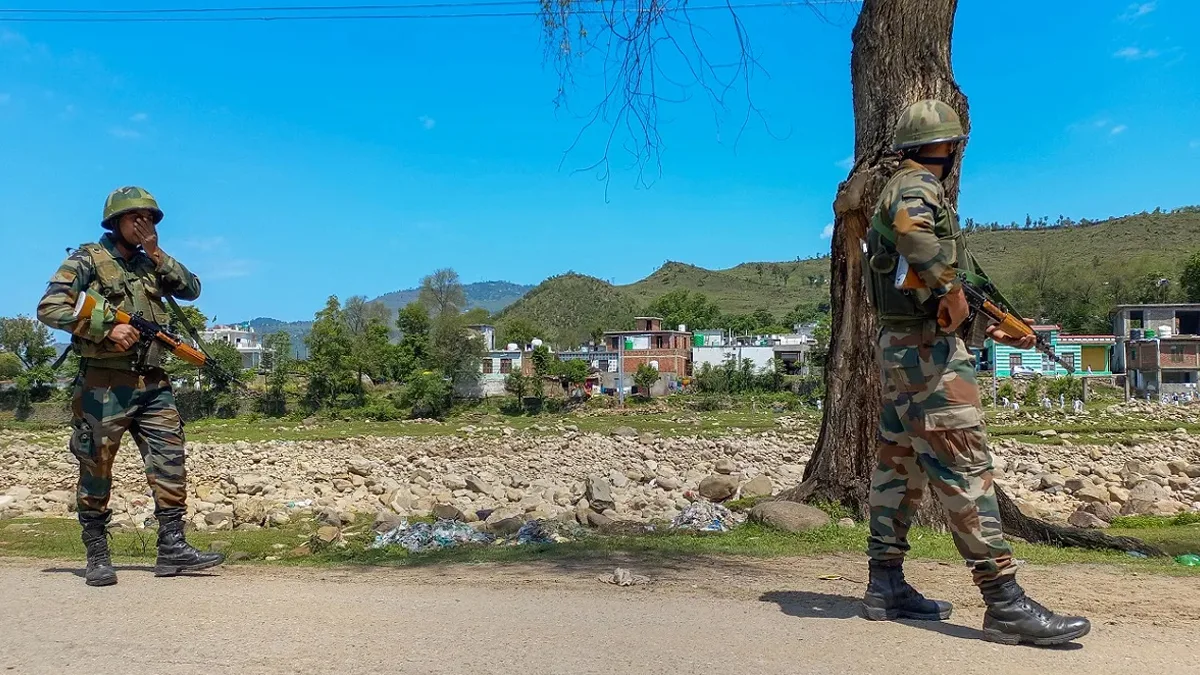 Jammu Kashmir जम्मू कश्मीर के राजौरी में आतंकियों के साथ.webp.webp
