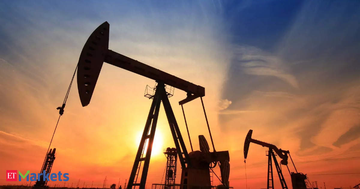 प्रमुख शिपिंग कंपनियों के लाल सागर में लौटने से तेल की कीमतें गिर गईं