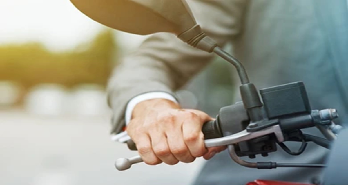 Right Way To Stop Bike