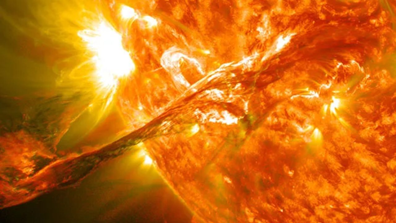 Solar eruptions